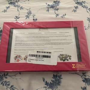 Large hot pink z palette NWT Sephora Ulta